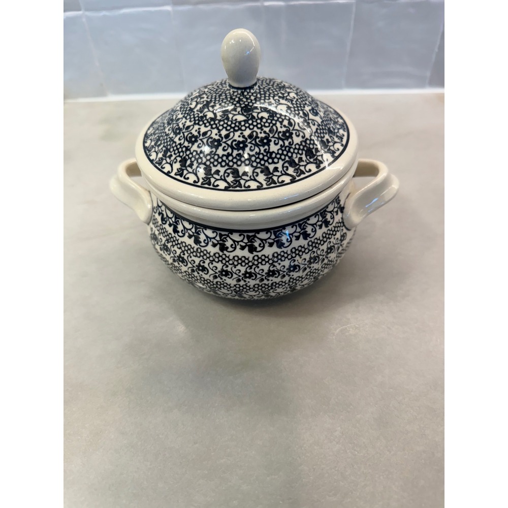 Authentic Polish Pottery Boleslawiec Covered Soup Tureen Baker Black Lace Vines